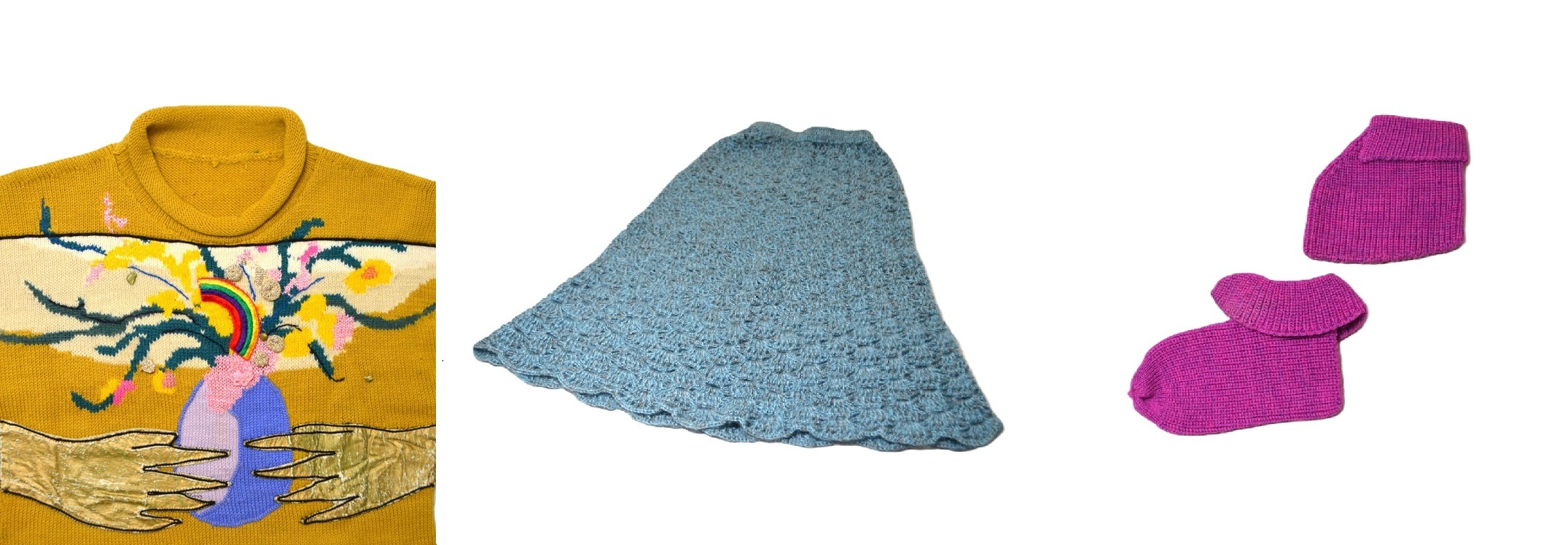 加藤博子氏作品。左：黄ロングニット（1980年11月）、中央：青いスカート（1980年代）、右：靴下（1980年代）
